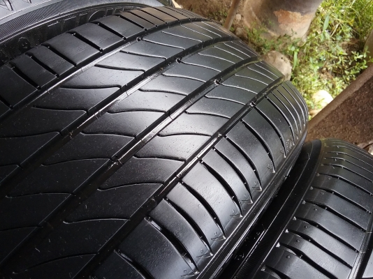 ยางMICHELIN รุ่น PRIMACY 3 ST. 215 60R16 ลงพื้นกลางปี2014 สภาพสวยมากๆ ดอกเต็มๆคุ้มจริงๆใช้อีกนานถูกมากๆๆ
