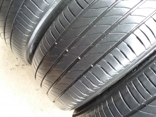 ยางMICHELIN รุ่น PRIMACY 3 ST. 215 60R16 ลงพื้นกลางปี2014 สภาพสวยมากๆ ดอกเต็มๆคุ้มจริงๆใช้อีกนานถูกมากๆๆ