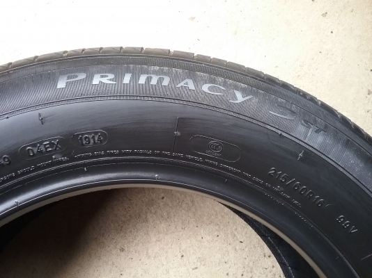 ยางMICHELIN รุ่น PRIMACY 3 ST. 215 60R16 ลงพื้นกลางปี2014 สภาพสวยมากๆ ดอกเต็มๆคุ้มจริงๆใช้อีกนานถูกมากๆๆ