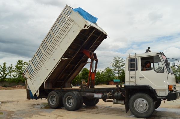 ขายรถ 10 ล้อ ดั้ม FUSO 195 แรง เพลาเดียว