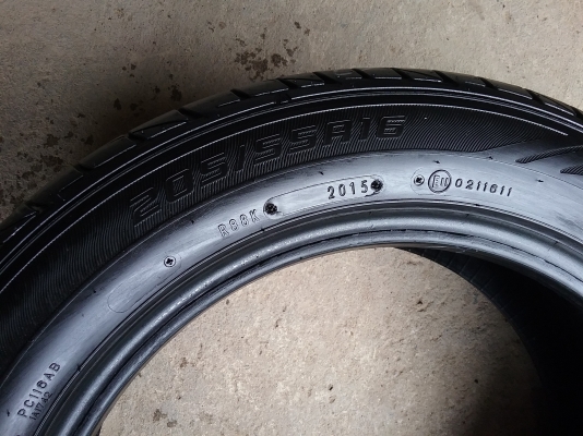 ยางDUNLOP 205 55R16 ปี2015 สภาพสวยมาก ดอกเยอะมากๆคุ้มถูกมากๆๆๆ ยางDUNLOP 205 55R16 ปี2015 สภาพสวยมาก ดอกเยอะมากๆคุ้มถูกมากๆๆๆ