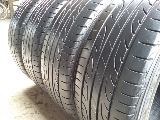 ยางDUNLOP 205 55R16 ปี2015 สภาพสวยมาก ดอกเยอะมากๆคุ้มถูกมากๆๆๆ