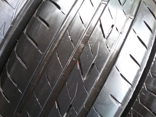 ยางBRIDGESTONE รุ่น Ecopia EP200 215  60R16 ปี2015คุ้มถูกมาก