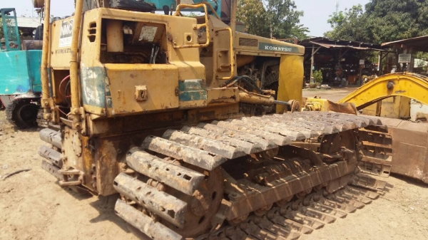 ขาย รถแทรคเตอร์ KOMATSU D31-16 ตีนเป็ด สภาพพร้อมใช้งาน เอกสารใบซื้อขาย ราคาคุยกันได้ครับ