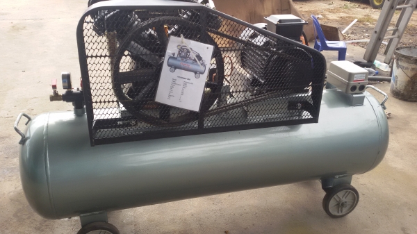 ขายปั๊มลมใหม่ขนาด 200ลิตร 4HP 2หัว ขายปั๊มลมใหม่ขนาด 200ลิตร 4HP 2หัว