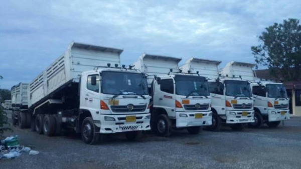 มี 4พ่วง สิบล้อ ฮีโน่ 320ปี49แม่ลูก 2เพา ดั้มสามมิตแท้ สภาพดีสวยเดิมๆไม่มีล้ม เล่มทะเบียนพร้อมโอน