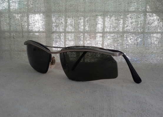 แว่นตาหน่วยรบทหารบกอเมริกัน / แบรนด์ดังอิตาลี   POLICE  made in Italy
