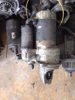 ขายไดร์หลายยี่ห้อครับ มีทั้ง6ล้อ ปิ๊กอัฟ 10ล้อ มาเลือกดูครับ เอามาเทียบดูไม่รู้ว่ายี่ห้อไหนมั้ง ลูกเล็ก 1000 ลูกใหญ่ 1800 ปั๊มไฮโดรลิคมีหลายขนาดลูกล่ะ 1000-1500