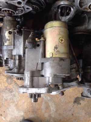 ขายไดร์หลายยี่ห้อครับ มีทั้ง6ล้อ ปิ๊กอัฟ 10ล้อ มาเลือกดูครับ เอามาเทียบดูไม่รู้ว่ายี่ห้อไหนมั้ง ลูกเล็ก 1000 ลูกใหญ่ 1800 ปั๊มไฮโดรลิคมีหลายขนาดลูกล่ะ 1000-1500