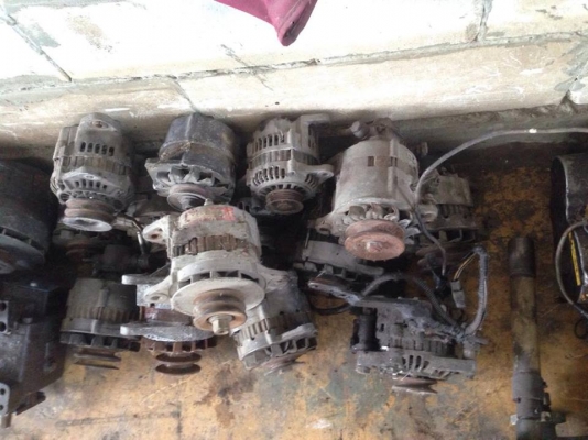 ขายไดร์หลายยี่ห้อครับ มีทั้ง6ล้อ ปิ๊กอัฟ 10ล้อ มาเลือกดูครับ เอามาเทียบดูไม่รู้ว่ายี่ห้อไหนมั้ง ลูกเล็ก 1000 ลูกใหญ่ 1800 ปั๊มไฮโดรลิคมีหลายขนาดลูกล่ะ 1000-1500