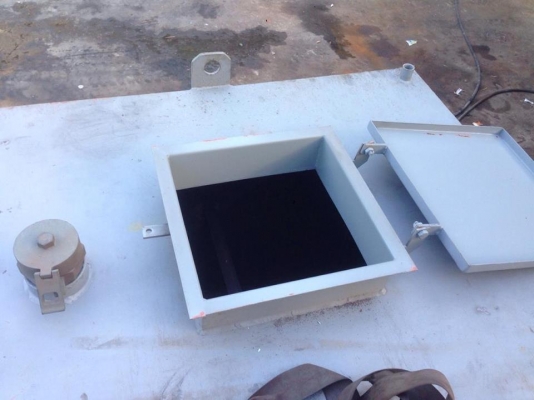 ขายถังเหล็กของใหม่ยังไม่ได้ใส่อะไรครับ ขนาดกว้าง100ซ.ม สูง1.5ซ.ม ยาว120ซ.ม มีขาตั้งพร้อมเอาไปทำประโยชน์ได้หลายอย่าง ตอนทำลูกล่ะ15000 แต่ขาย 5500บาทครับ