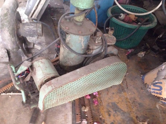 ขายปั๊มพร้อมมอเตอร์เอาไว้ดูดน้ำมัน ขาย 2500 บาท