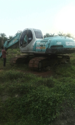 SK200-5  M.5 มีอินวอยล์ ไฟฟ้าครบ เอวแน่น เครื่องแห้ง รถสภาพดีใช้ได้ สีไม่สวยพร้อมใช้..