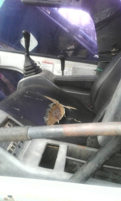 SK200-5  M.5 มีอินวอยล์ ไฟฟ้าครบ เอวแน่น เครื่องแห้ง รถสภาพดีใช้ได้ สีไม่สวยพร้อมใช้..