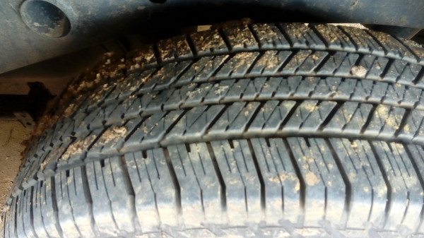 ขายยางขอบ17ครับใส่ มาสด้าโปร ยางมากับรถ