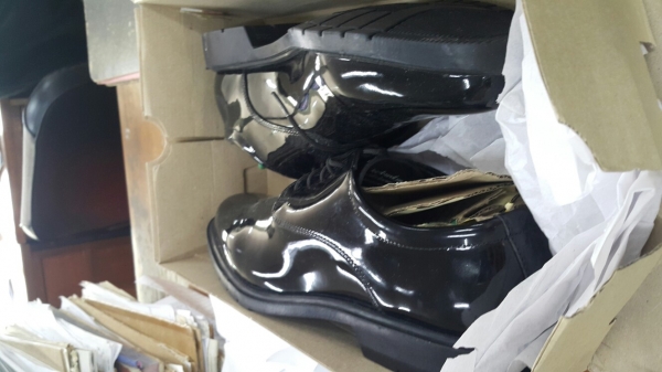 รองเท้าหนังแก้ว ทบ. เบอร์ 9 รองเท้าหนังแก้ว ทบ. เบอร์ 9