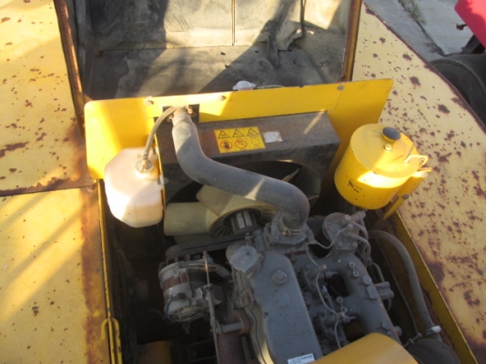 ขายรถบดล้อยาง 7 ล้อ นำเข้า มือสองนำเข้า สภาพดี พร้อมชุดจ้งจำหน่าย SAKAI รุ่น T2 ปี 2001 ซีเรียล TT1-32961