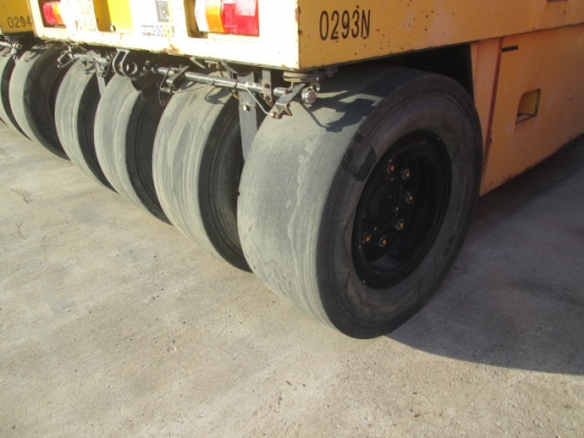 ขายรถบดล้อยาง 7 ล้อ นำเข้า มือสองนำเข้า สภาพดี พร้อมชุดจ้งจำหน่าย SAKAI รุ่น T2 ปี 2001 ซีเรียล TT1-32961