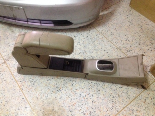 คอลโซลกลางท้าวเเขน NISSAN TIIDA เก่าญี่ปุ่นสภาพตามรูป