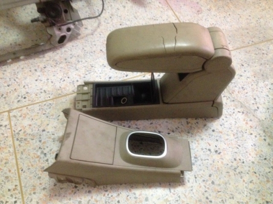 คอลโซลกลางท้าวเเขน NISSAN TIIDA เก่าญี่ปุ่นสภาพตามรูป คอลโซลกลางท้าวเเขน NISSAN TIIDA เก่าญี่ปุ่นสภาพตามรูป