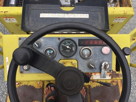 ขายรถบดSAKAIรุ่นTW350 นำเข้าญี่ปุ่นไม่เคยใช้งานในไทย หน้าเหล็กหลังยาง ขับ2เพลาเอวอ่อน เครื่องอีซูซุ สภาพดีพร้อมใช้งาน มีให้เลือกหลายคันหลายขนาด