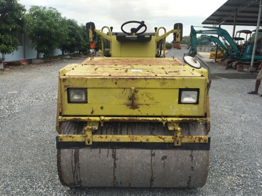 ขายรถบดSAKAIรุ่นTW350 นำเข้าญี่ปุ่นไม่เคยใช้งานในไทย หน้าเหล็กหลังยาง ขับ2เพลาเอวอ่อน เครื่องอีซูซุ สภาพดีพร้อมใช้งาน มีให้เลือกหลายคันหลายขนาด