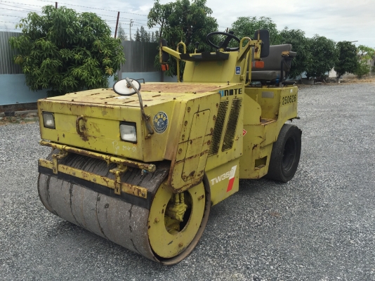 ขายรถบดSAKAIรุ่นTW350 นำเข้าญี่ปุ่นไม่เคยใช้งานในไทย หน้าเหล็กหลังยาง ขับ2เพลาเอวอ่อน เครื่องอีซูซุ สภาพดีพร้อมใช้งาน มีให้เลือกหลายคันหลายขนาด