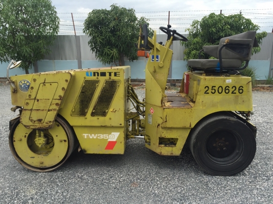 ขายรถบดSAKAIรุ่นTW350 นำเข้าญี่ปุ่นไม่เคยใช้งานในไทย หน้าเหล็กหลังยาง ขับ2เพลาเอวอ่อน เครื่องอีซูซุ สภาพดีพร้อมใช้งาน มีให้เลือกหลายคันหลายขนาด