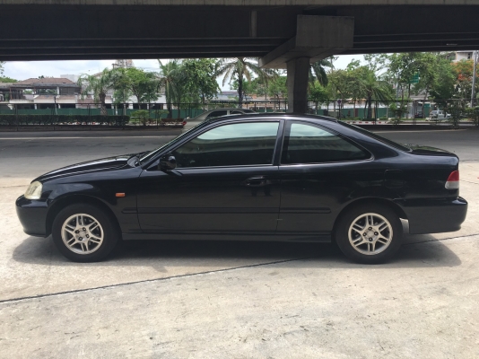 honda civic coupe ปี2000 สีดำ ไม่เคยติดแก๊ส เครื่อง d16y8