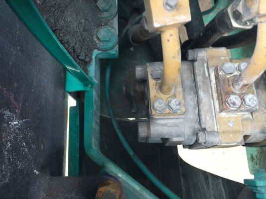 ขายKomatsu pc20-7 มีหัวแย๊ก ขายKomatsu pc20-7 มีหัวแย๊ก