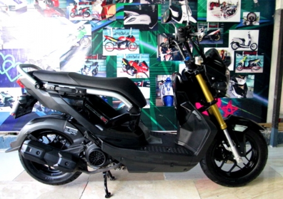 zoomer x สีดำ ตัวท๊อป ระบบคอมบายเบลก idling stop โฉมใหม่ล่าสุด full option ไมล์ดิจิตอล แถม 3รายการ 44900