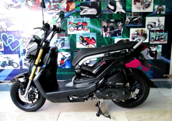 zoomer x สีดำ ตัวท๊อป ระบบคอมบายเบลก idling stop โฉมใหม่ล่าสุด full option ไมล์ดิจิตอล แถม 3รายการ 44900