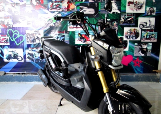 zoomer x สีดำ ตัวท๊อป ระบบคอมบายเบลก idling stop โฉมใหม่ล่าสุด full option ไมล์ดิจิตอล แถม 3รายการ 44900