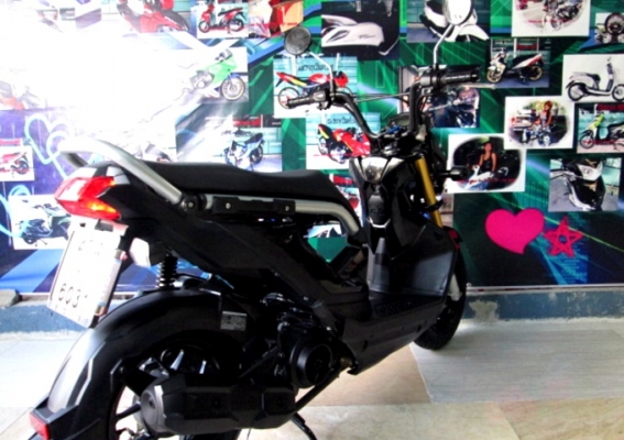 zoomer x สีดำ ตัวท๊อป ระบบคอมบายเบลก idling stop โฉมใหม่ล่าสุด full option ไมล์ดิจิตอล แถม 3รายการ 44900