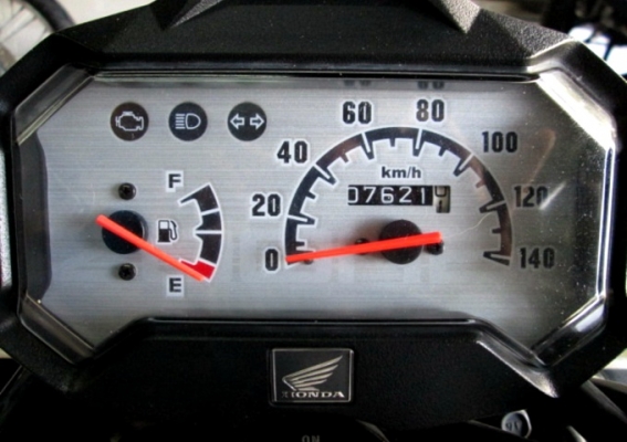 zoomer x  สีดำแดง ตัวท๊อป คอมบายเบลก เครื่องยนต์ 110 ซีซี.ระบบหัวฉีด PGM FI ประหยัดน้ำมัน แถม 3รายการ 34900