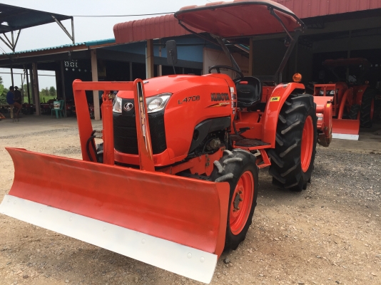 ขายรถไถคูโบต้า L4708(4WD)2เพลา สภาพสวยมาก รถทำงาน 421 ชม. ขายพร้อมอุปกรณ์ ใบมีดดันดินหน้าและโลเตอร์รีตราช้าง ราคา 428,000 บาท สนใจโทร 081-9136451 หรือ ขอดูรูปเพิ่มเติมได้ทาง line:bow6451 ค่ะ