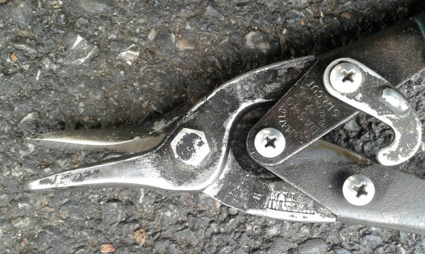 กรรไกรตัดสแตนเลส  สังกะสี US