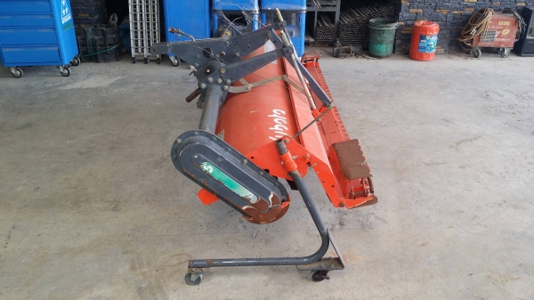 โรตารี่รถไถนั่งขับ  KUBOTA รุ่น BM202T  เก่าญี่ปุ่น ขนาดกว้าง 200cm. สภาพดีพร้อมใช้งาน มีล้อลากช่วยให้การเคลื่อนย้ายสะดวก