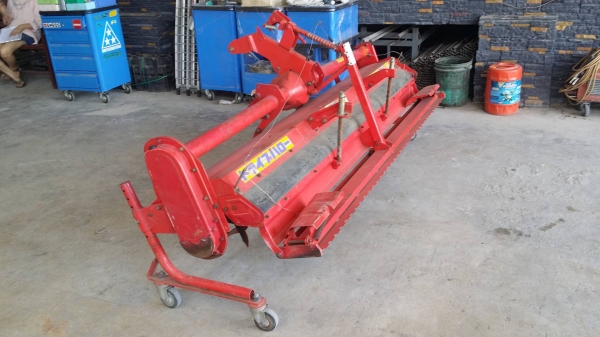 โรตารี่รถไถนั่งขับ  NIPLO รุ่น HS-2205BY เก่าญี่ปุ่น ขนาดกว้าง 220cm. สภาพดีพร้อมใช้งาน มีล้อลากช่วยให้การเคลื่อนย้ายสะดวก