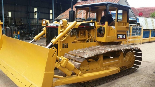 ขายแทรคเตอร์CAT D5B 49X