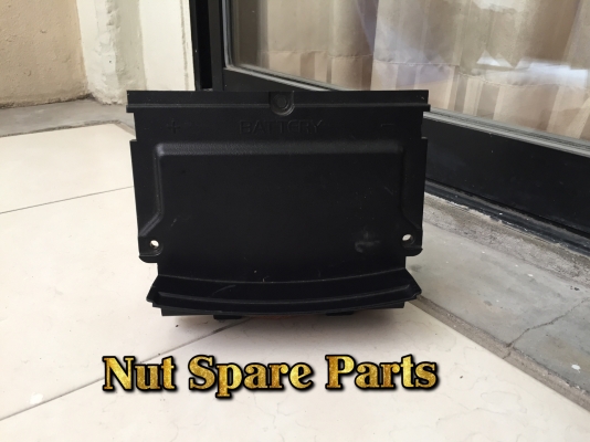 ขายฝาปิดแบตเตอรี่ YAMAHA TMAX 500 ปี 2006 แท้ ราคา 300 บาท