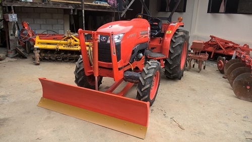 ขายรถไถ 47 แรงม้า พร้อมใบดันหน้าใหม่