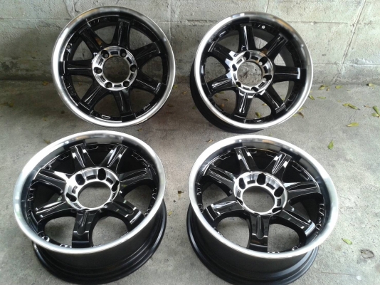 ขอบ17นิ้ว6รู สวยๆ 4 ล้อ ราคา 8500 บาท