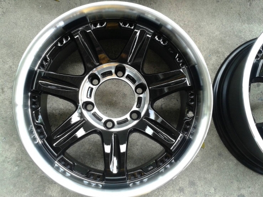 ขอบ17นิ้ว6รู สวยๆ 4 ล้อ ราคา 8500 บาท