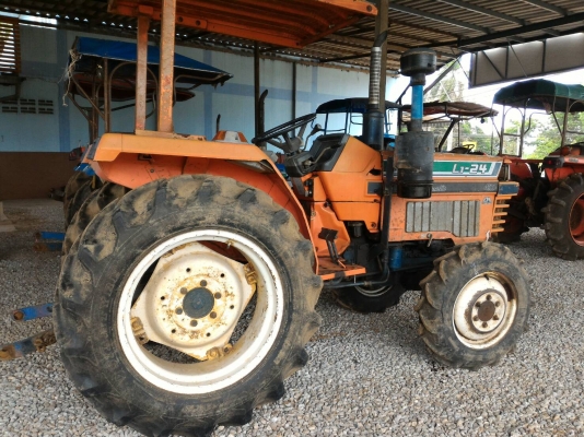 ขายรถไถ KUBOTA L1-24 2เพลา พวงมาลัยพาวเวอร์ เครื่องไดเร็กฯ3สูบ ราคา 75,000 อ.แกลง จ.ระยอง มีรถขน่งบริการทั่วไทย DC Tractor Rayong =0818618678 ,0899347475 id line=0818618678 id line=0899347475 https://www.facebook.com/Tractors-Rayong-307154532717928/photo