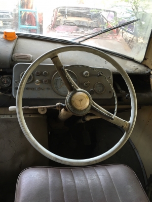 รถ benz ตู้สภาพเดิม ทะเบียนแจ้งจอด เครื่องติดได้ ช่วงล่างต้องเช็ครถจอดนาน เปิดราคาที่ 600,000฿ สนใจสอบถาม 099 814 1980