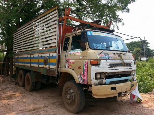 ขายรถ10ล้อ ดั้มเกษตร เพลาเดียว เครื่อง185แรง เอกสารพร้อมโอน สนใจโทร 090-8588220คุณนะ 093-3258446คุณบิว หรือเข้าดูสินค้าอื่นๆได้ที่ www.narong2truck.com หรือ www.truck.in.th/498 หรือเพจFacebook ณรงค์ ซื้อขายรถมือสอง (เว็บไซต์ส่วนตัว) หรือFacebook คุณนะ รถบ