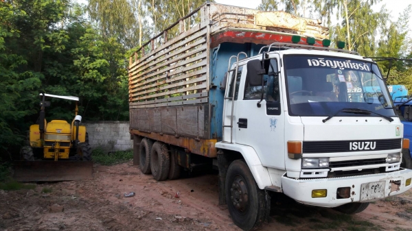 ขาย10ล้อISUZU ROCKY ครัชซีแท้ เครื่องส้ม185แรง ดั้มพ์เกษตร 1เพลา+สโลว์กลาง พวงมาลัยเพาว์เวอร์ เบรกทิฟฟี่ เครื่องดี ครัชซีสวย เอกสารพร้อมโอน ขายสดและจัดไฟร์แนนซ์ ด.บ8/ปี ดูรถได้ที่ อ.ประทาย จ.นครราชสีมา TEL.0857698049 0887115178 ID LINE ps5599 (ราคา560000$