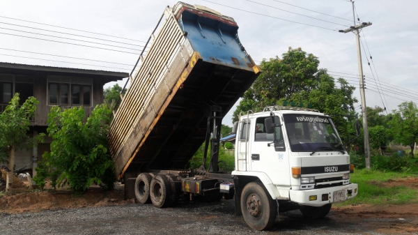 ขาย10ล้อISUZU ROCKY ครัชซีแท้ เครื่องส้ม185แรง ดั้มพ์เกษตร 1เพลา+สโลว์กลาง พวงมาลัยเพาว์เวอร์ เบรกทิฟฟี่ เครื่องดี ครัชซีสวย เอกสารพร้อมโอน ขายสดและจัดไฟร์แนนซ์ ด.บ8/ปี ดูรถได้ที่ อ.ประทาย จ.นครราชสีมา TEL.0857698049 0887115178 ID LINE ps5599 (ราคา560000$