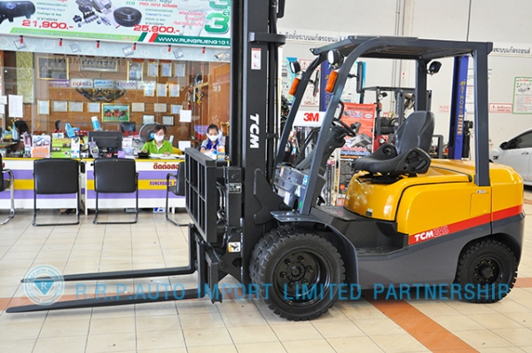 ขายรถโฟล์คลิฟท์มือสอง TCM รุ่น FHD25I3A-2Z500319  ราคา 445,000 บาท นำเข้าจากประเทศญี่ปุ่น 100\% ไม่เคยใช้งานในประเทศไทย